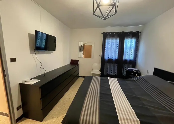 Appartement Cosy A 100M De La Plage, Clim, Wifi, Piscine