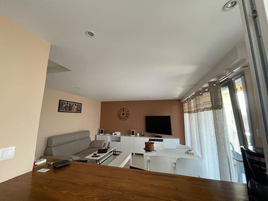 Apartment Cosy A 100m De La Plage, Clim, Wifi, Piscine Le Lavandou